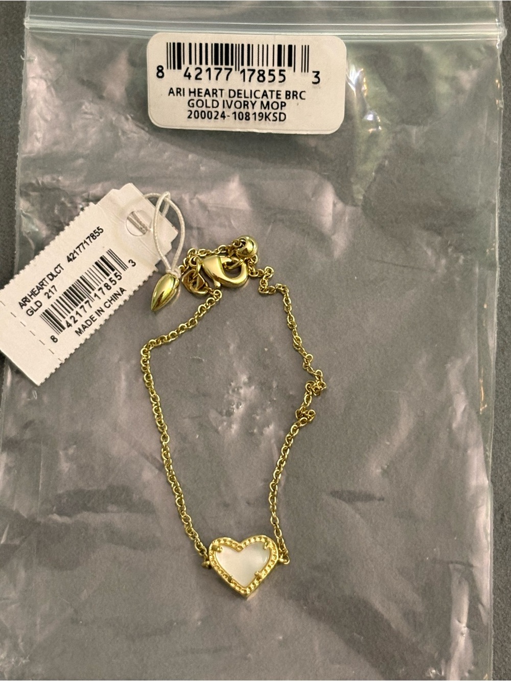 Kendra Scott Gold Heart Bracelet with mother of pearl Center